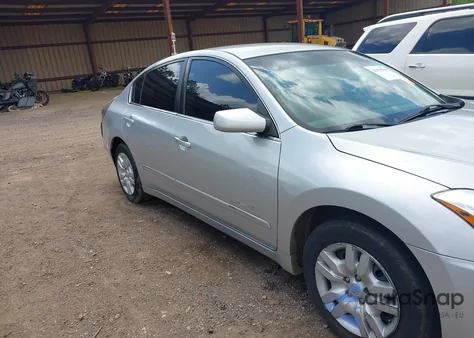 2010 Nissan Altima 2.5 S z USA, uszkodzony, nr VIN 1N4AL2AP0AC142759